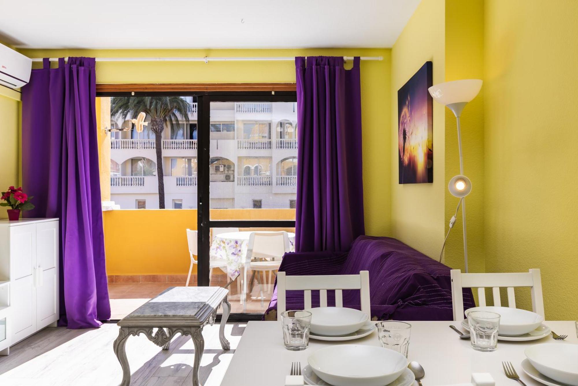 Apartment Dandelion / Roquemar
